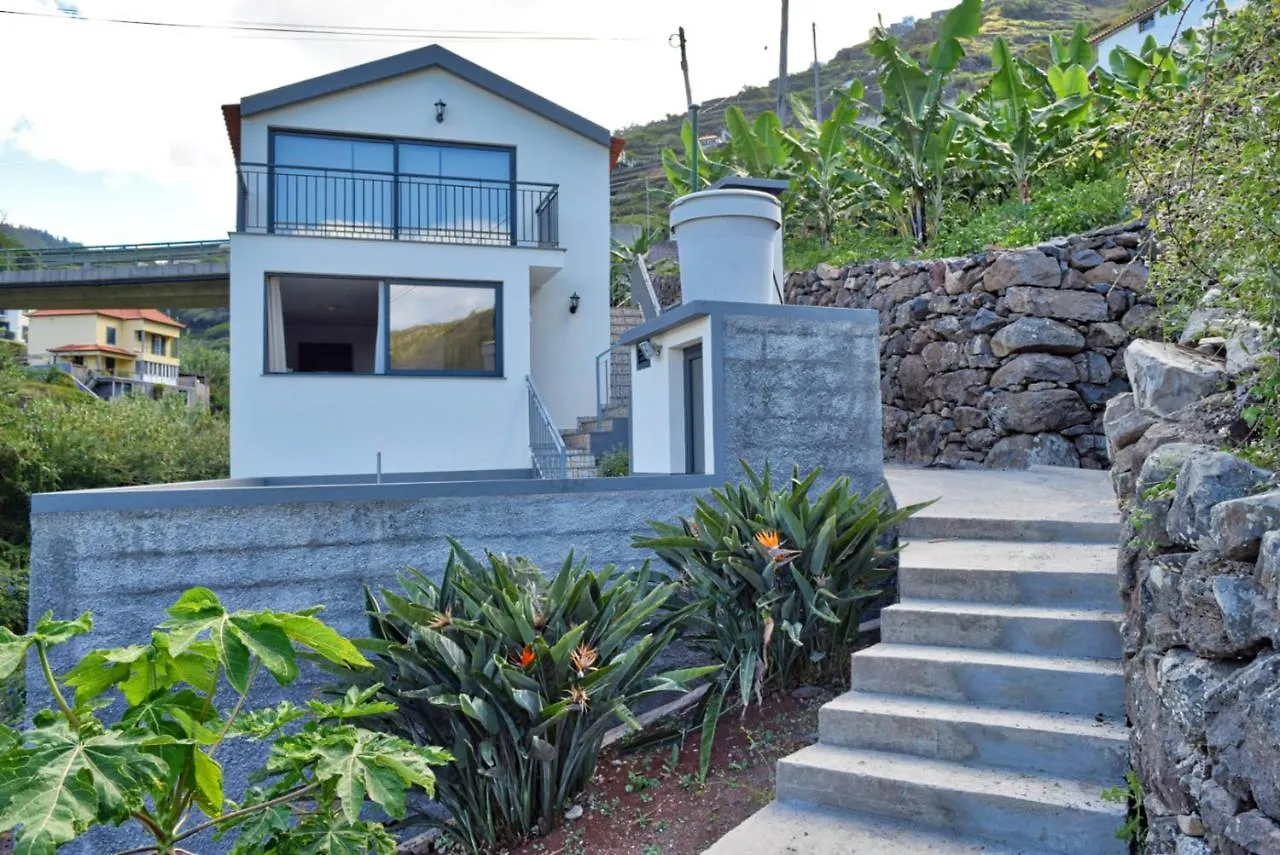Casa Calhau Da Lapa, A Home In Madeira Campanario